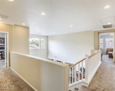 315 Carlisle Crossing Street - Photo Thumbnail 7