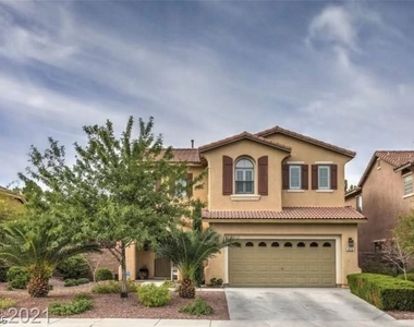 315 Carlisle Crossing Street - Photo Thumbnail 1
