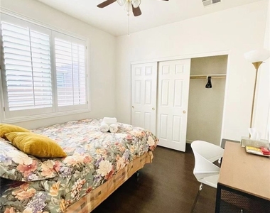 315 Carlisle Crossing Street - Photo Thumbnail 11