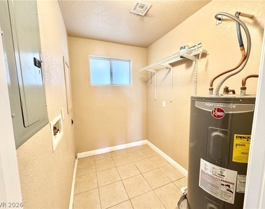 1731 Pershing Avenue - Photo Thumbnail 15