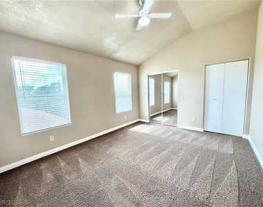 1731 Pershing Avenue - Photo Thumbnail 13