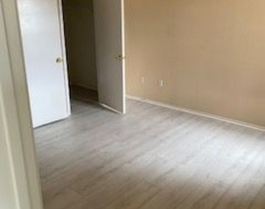 6650 W Warm Springs Road - Photo Thumbnail 4