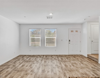 1137 Meadow Sparrow Place - Photo Thumbnail 16