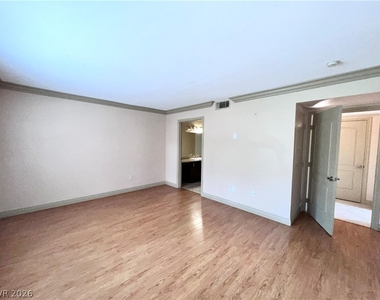 1150 N Buffalo Drive - Photo Thumbnail 22