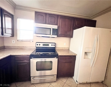 1150 N Buffalo Drive - Photo Thumbnail 10
