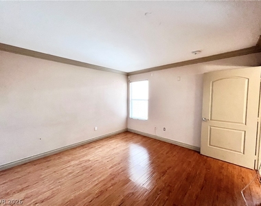 1150 N Buffalo Drive - Photo Thumbnail 19
