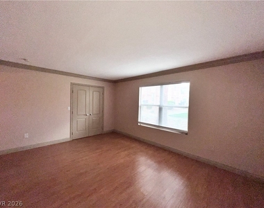 1150 N Buffalo Drive - Photo Thumbnail 24