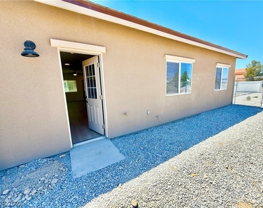 461 E Comstock Street - Photo Thumbnail 18