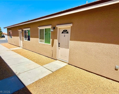 461 E Comstock Street - Photo Thumbnail 1