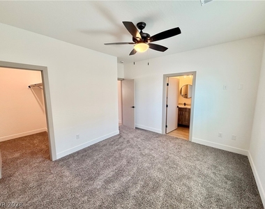 461 E Comstock Street - Photo Thumbnail 7