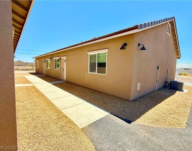461 E Comstock Street - Photo Thumbnail 1