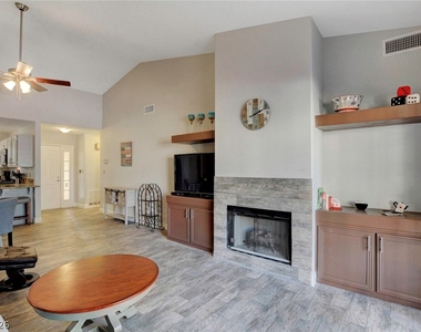 2851 Valley View Boulevard - Photo Thumbnail 8