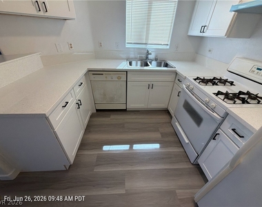 4555 E Sahara Avenue - Photo Thumbnail 5