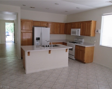 8049 Palace Estate Avenue - Photo Thumbnail 2