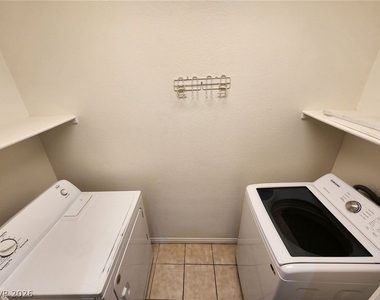 44 E Serene Avenue - Photo Thumbnail 29