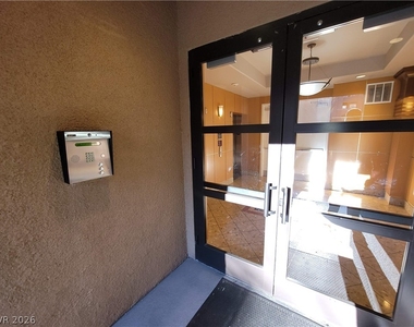 44 E Serene Avenue - Photo Thumbnail 5