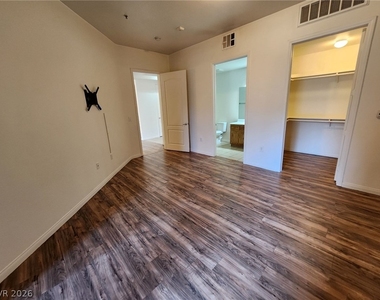 44 E Serene Avenue - Photo Thumbnail 40