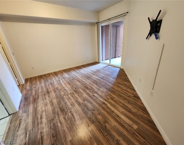 44 E Serene Avenue - Photo Thumbnail 38