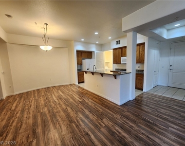 44 E Serene Avenue - Photo Thumbnail 17