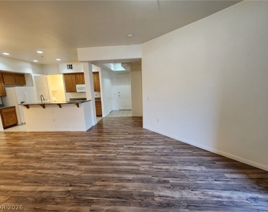 44 E Serene Avenue - Photo Thumbnail 16