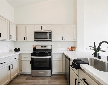 1300 S Arlington Street - Photo Thumbnail 2