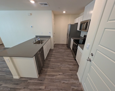 7388 Joanna Brook Street - Photo Thumbnail 5