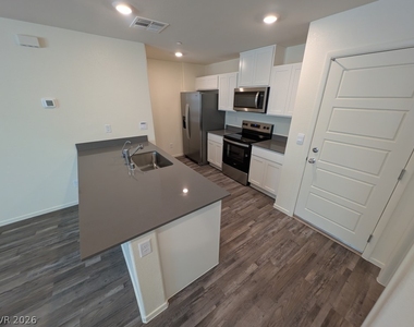 7388 Joanna Brook Street - Photo Thumbnail 4