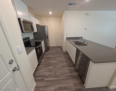 7377 Joanna Brook Street - Photo Thumbnail 4