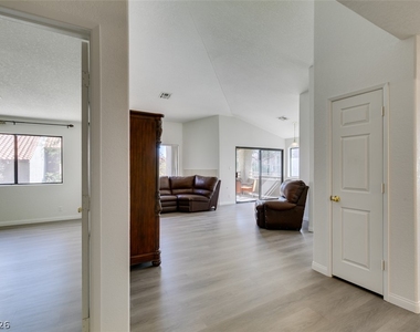5054 S Rainbow Boulevard - Photo Thumbnail 3