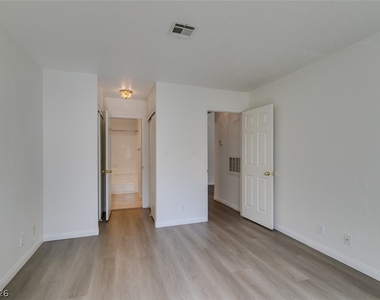 5054 S Rainbow Boulevard - Photo Thumbnail 28