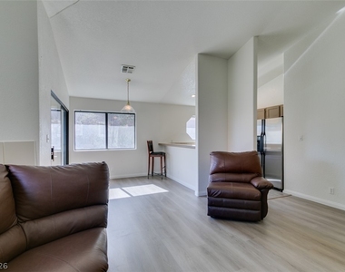 5054 S Rainbow Boulevard - Photo Thumbnail 14