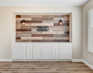 567 E Pinetop Lake Street - Photo Thumbnail 9