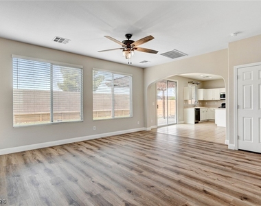 567 E Pinetop Lake Street - Photo Thumbnail 5