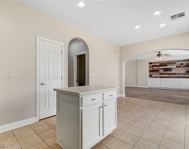 567 E Pinetop Lake Street - Photo Thumbnail 14
