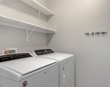 567 E Pinetop Lake Street - Photo Thumbnail 31
