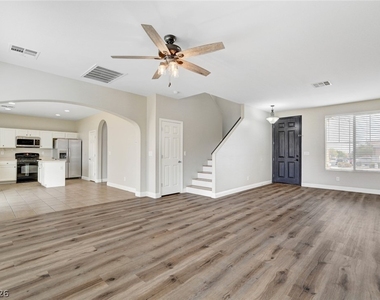 567 E Pinetop Lake Street - Photo Thumbnail 4