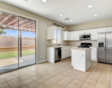 567 E Pinetop Lake Street - Photo Thumbnail 11