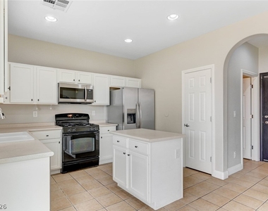 567 E Pinetop Lake Street - Photo Thumbnail 13
