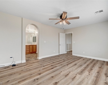 567 E Pinetop Lake Street - Photo Thumbnail 22