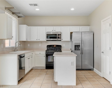 567 E Pinetop Lake Street - Photo Thumbnail 12