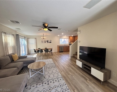586 Brinkburn Point Avenue - Photo Thumbnail 3