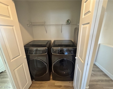 586 Brinkburn Point Avenue - Photo Thumbnail 26