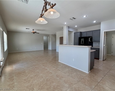 2895 Maffie Street - Photo Thumbnail 7