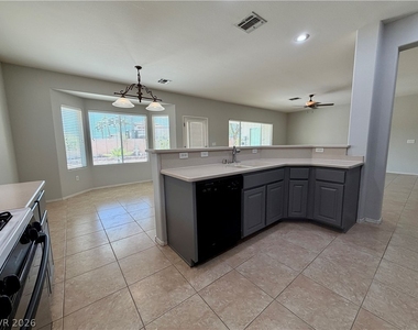 2895 Maffie Street - Photo Thumbnail 12