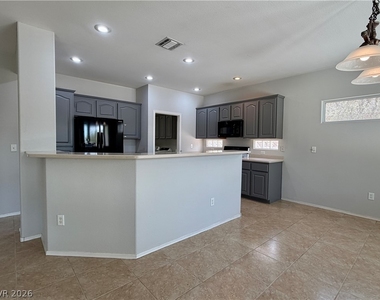2895 Maffie Street - Photo Thumbnail 9