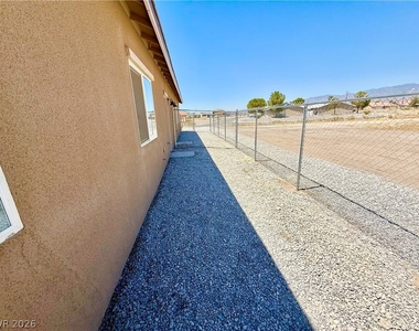 461 E Comstock Street - Photo Thumbnail 16