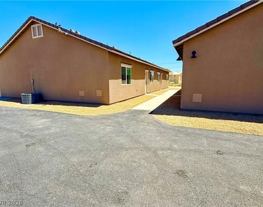 461 E Comstock Street - Photo Thumbnail 2
