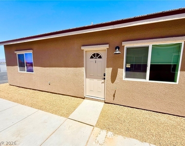 461 E Comstock Street - Photo Thumbnail 4