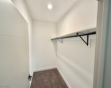 461 E Comstock Street - Photo Thumbnail 11
