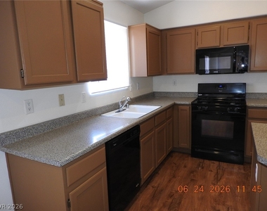 4916 Corsica Island Street - Photo Thumbnail 6